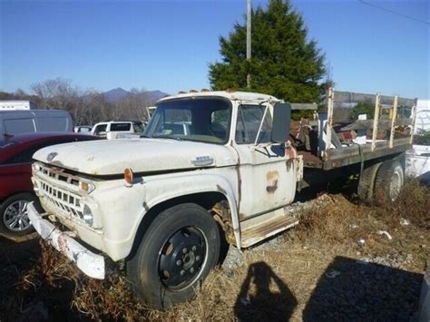 It's now owned by an Arizona resident. . 1965 ford f700